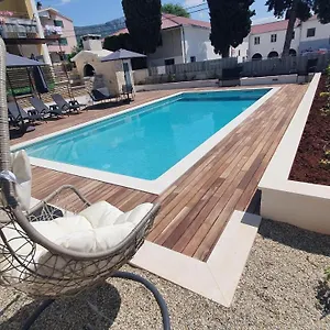  Apartment Mestrovic With Heated Swiming Pool- Near Split Kroatien